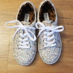 👾Steve Madden Girls sparkle sneaker